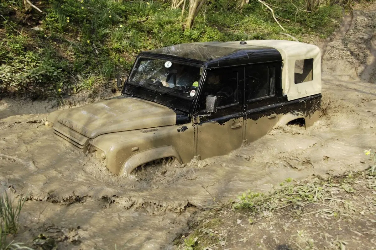 Land Rover Defender: la produzione si ferma a 2.016.933 esemplari (50)