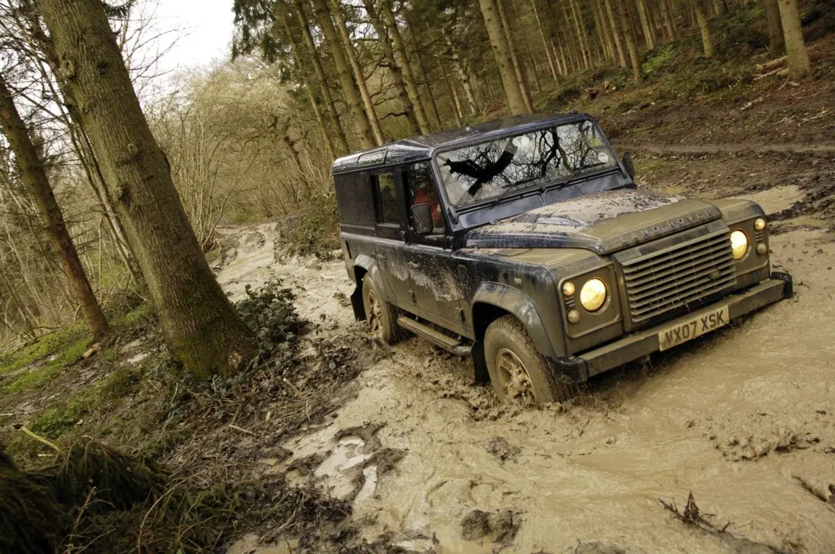 Land Rover Defender: la produzione si ferma a 2.016.933 esemplari (54)