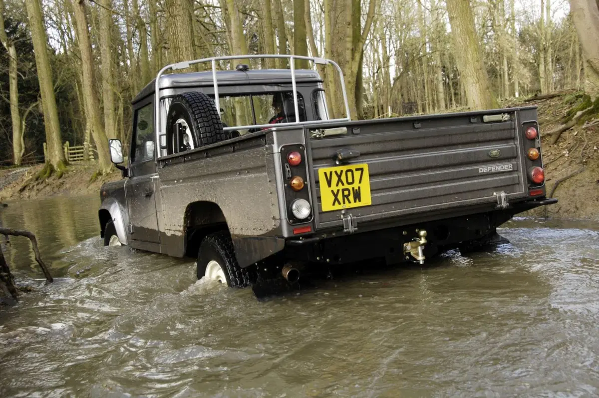 Land Rover Defender: la produzione si ferma a 2.016.933 esemplari (56)