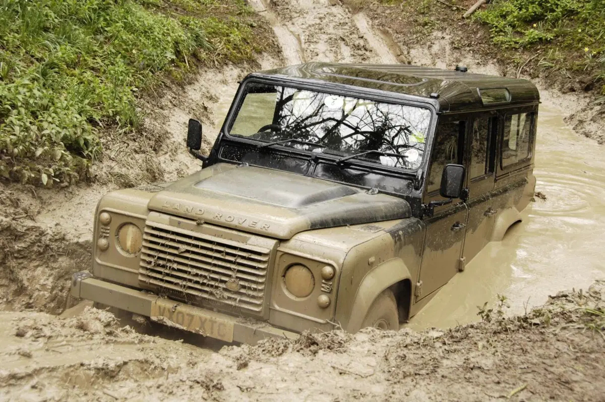 Land Rover Defender: la produzione si ferma a 2.016.933 esemplari (61)