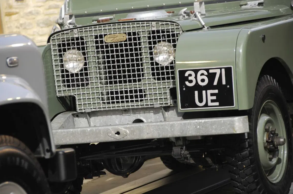 Land Rover Defender: la produzione si ferma a 2.016.933 esemplari (83)