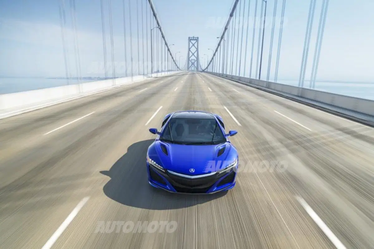 Honda NSX, le prestazioni della supercar ibrida giapponese (8)