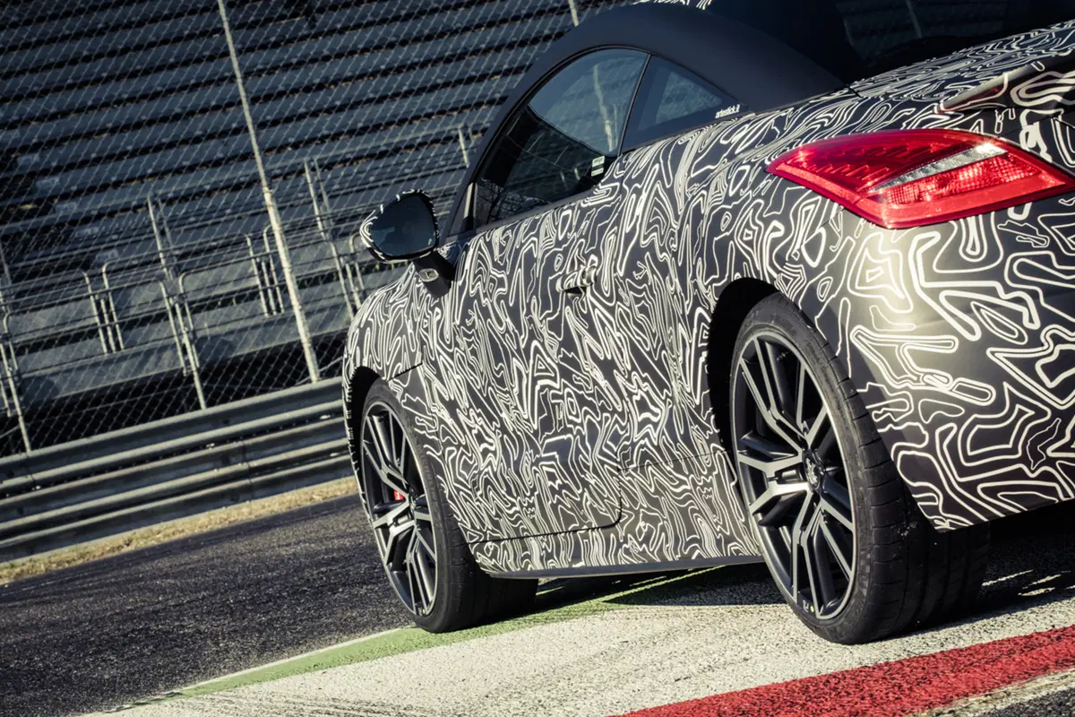 Peugeot RCZ R Prototype (8)