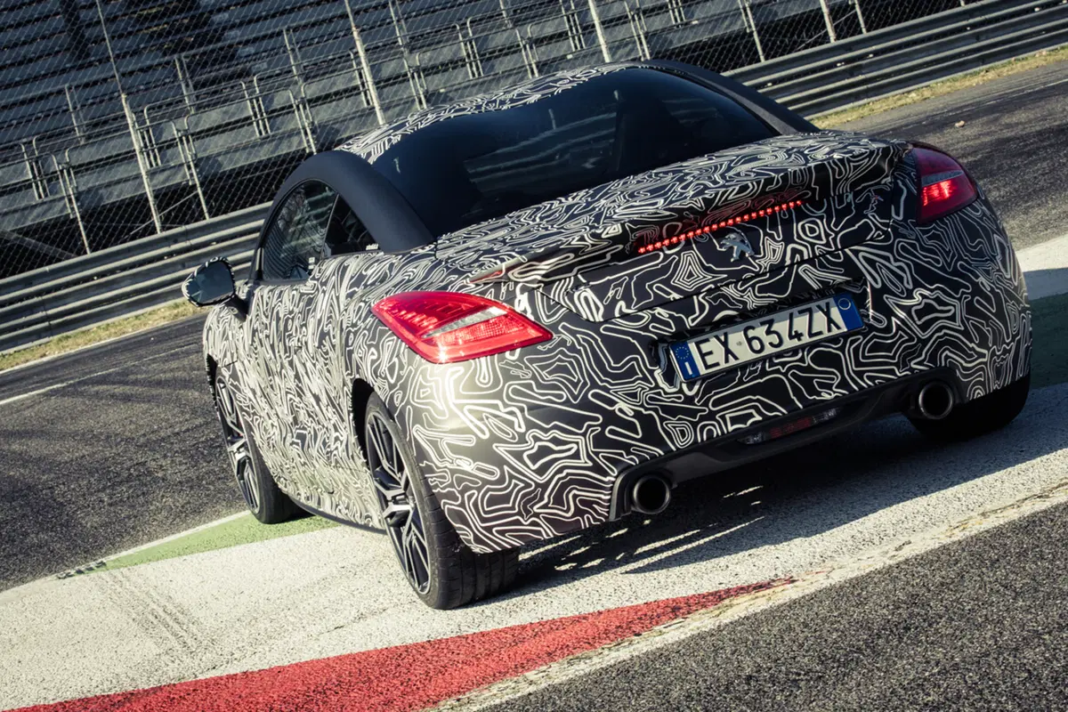 Peugeot RCZ R Prototype (10)