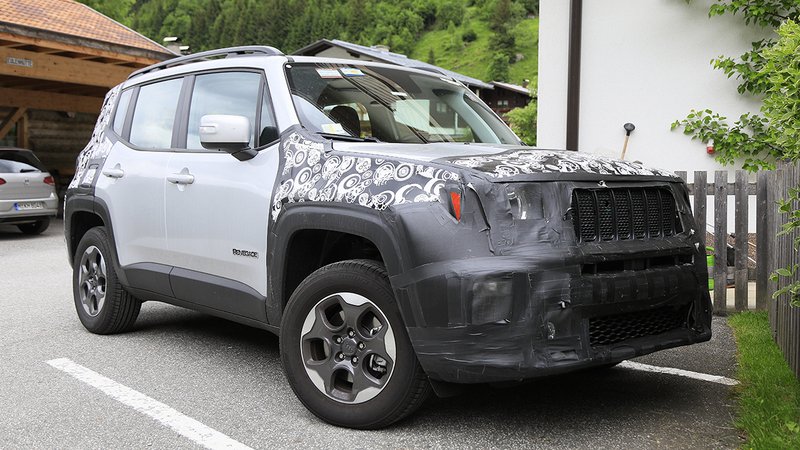 Jeep Renegade restyling, le foto spia