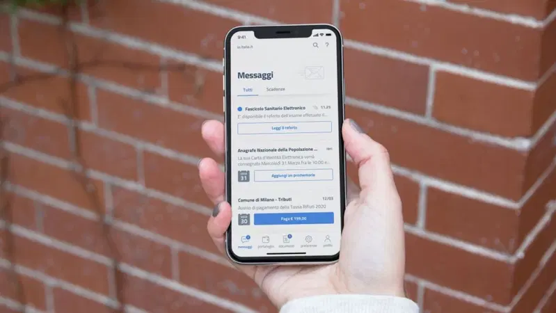 Multe e bollo si pagheranno con IO, l'app smartphone per tutti i servizi pubblici