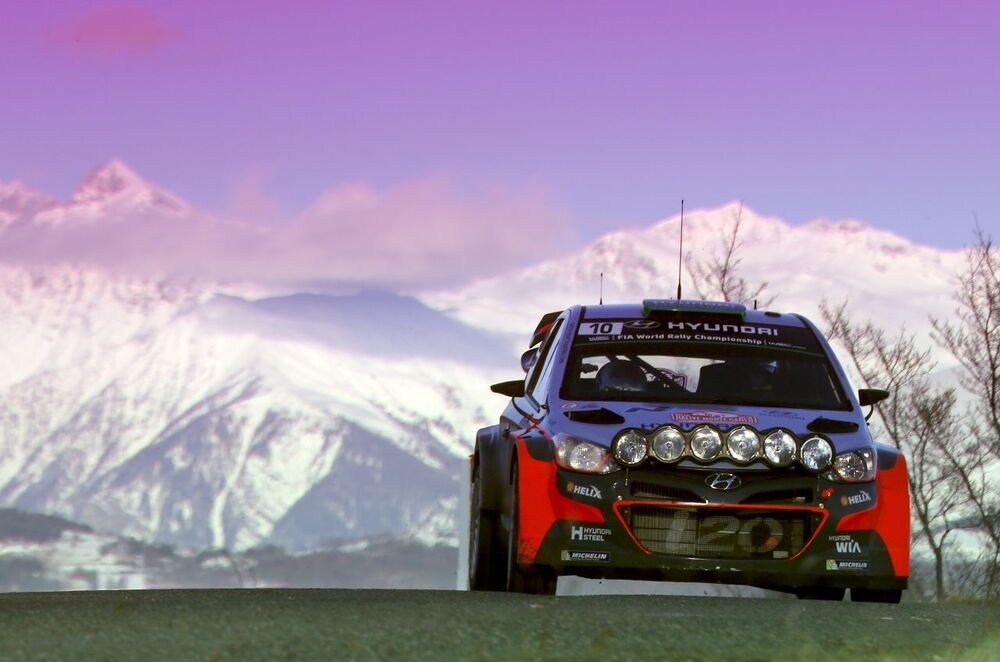 L&#039;equipaggio Paddon-Kennard in azione al Montecarlo 2016 sulla Hyundai i20 WRC