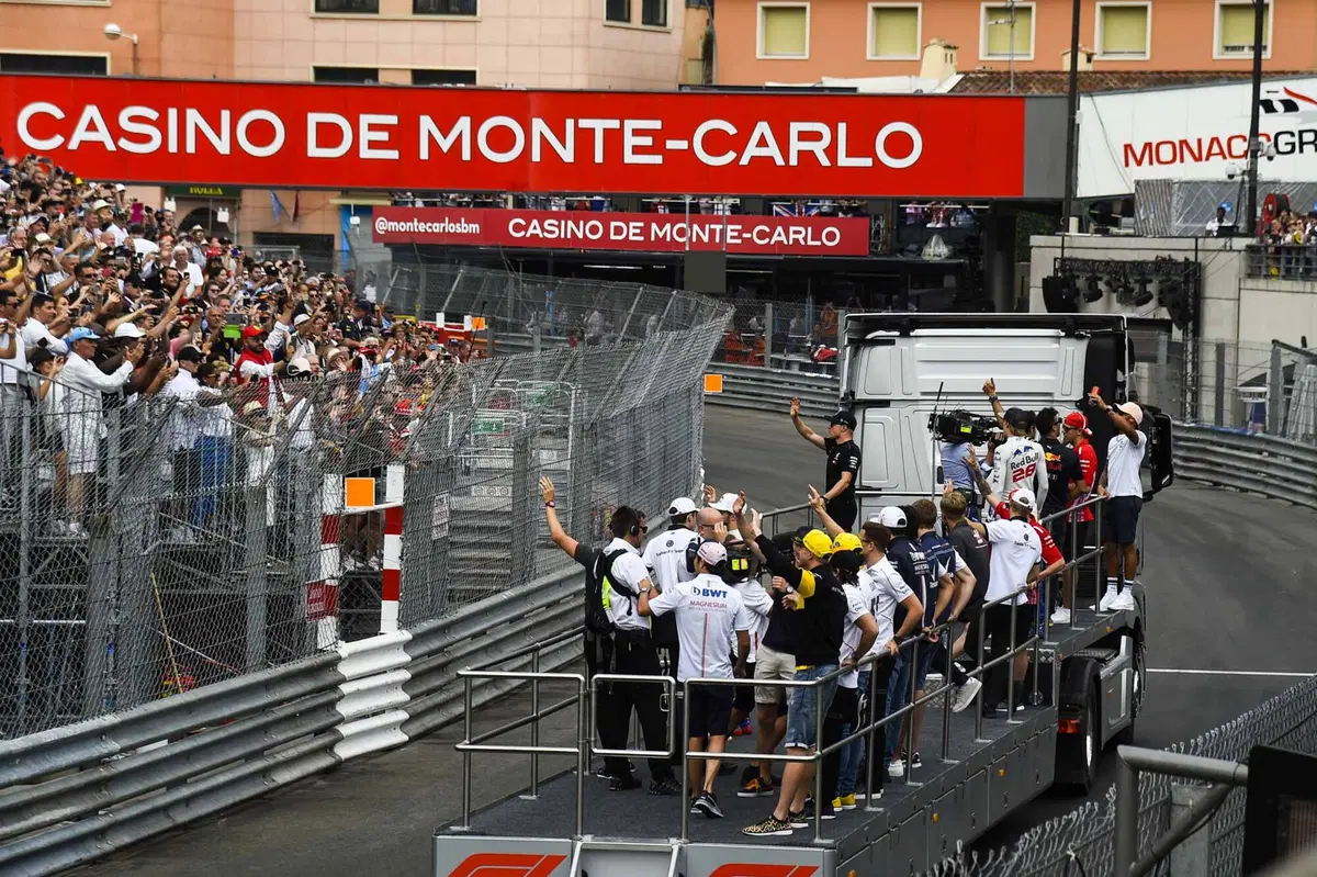 F1, GP Monaco 2018: vince Ricciardo. Secondo Vettel (53)