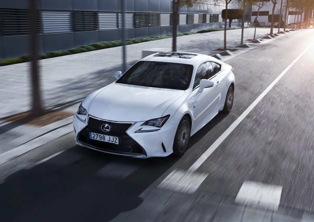 Lexus RC 300h Hybrid (14)
