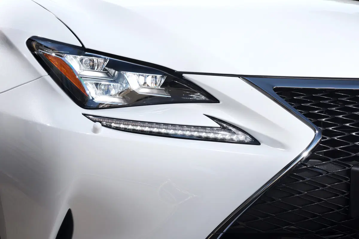 Lexus RC 300h Hybrid (36)