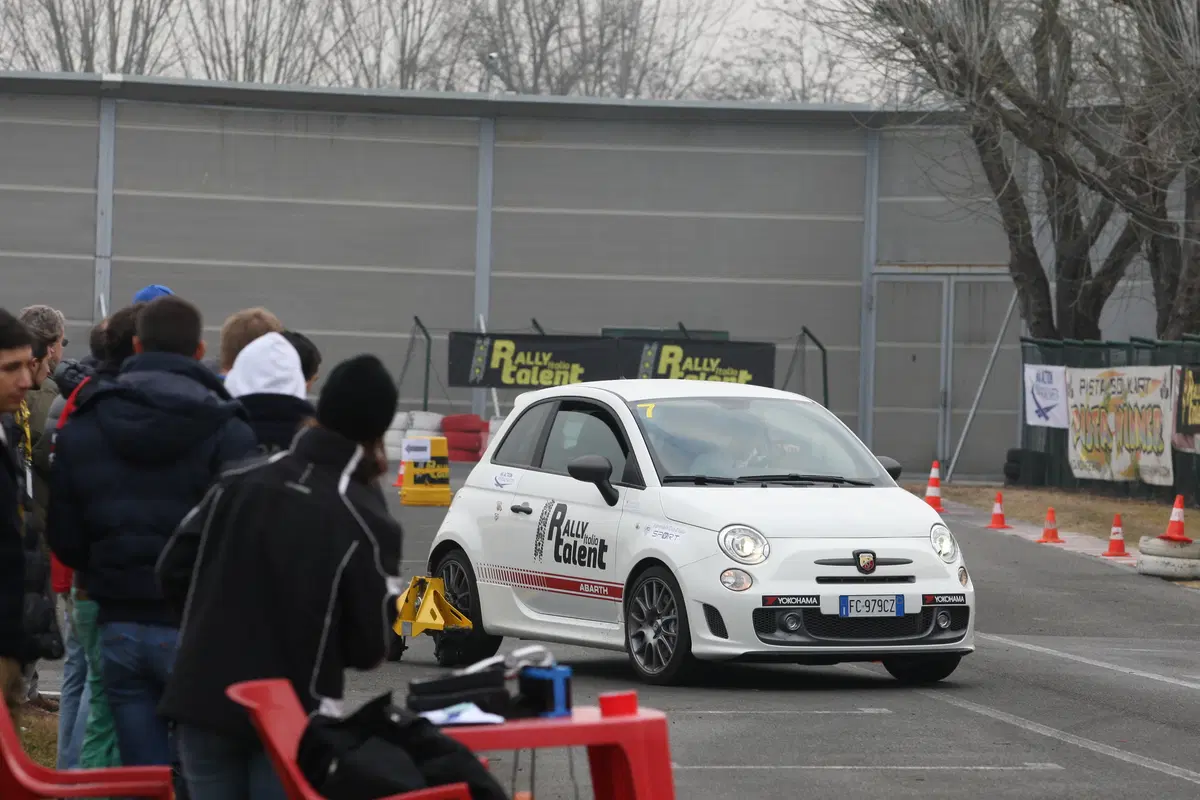 Rally Italia Talent: una giornata sull'Abarth 595 Competizione [Video]