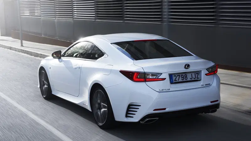 Lexus RC Coup&eacute; Hybrid