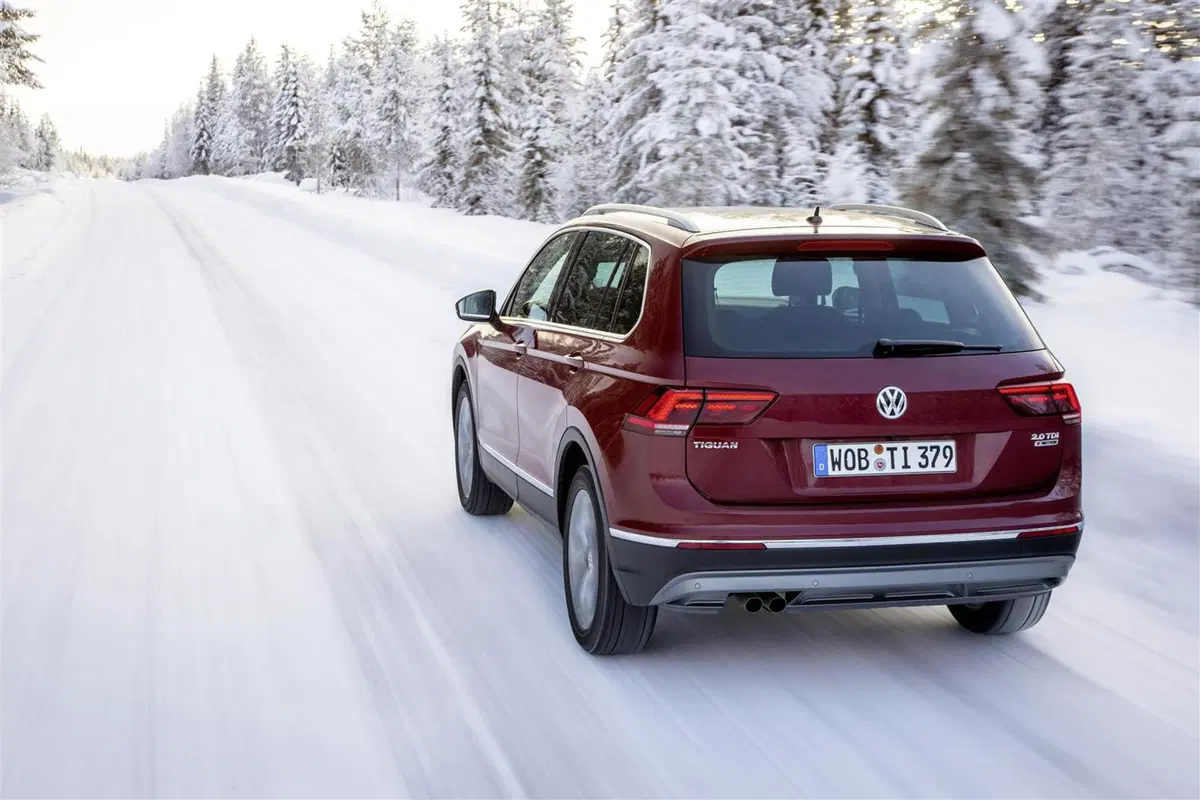 Nuova Volkswagen Tiguan 4Motion, arriva la 4x4 (2)