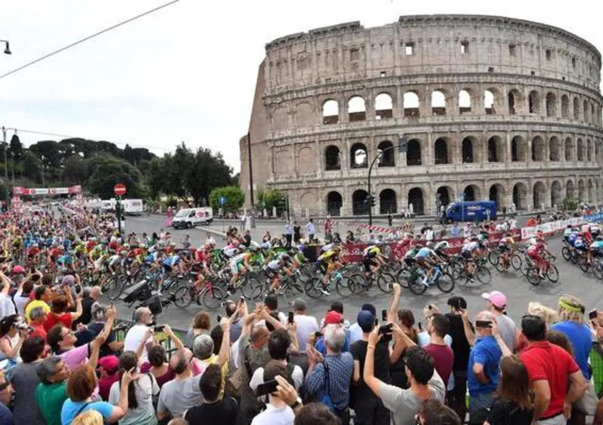 Le buche di Roma &ldquo;frenano&rdquo; il Giro d'Italia 2018