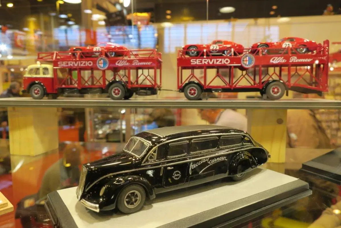 Rétromobile 2016, le auto e le moto più belle in diretta da Parigi (7)