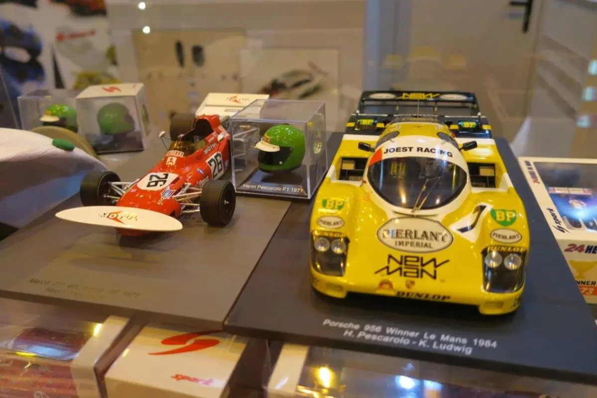 Rétromobile 2016, le auto e le moto più belle in diretta da Parigi (9)