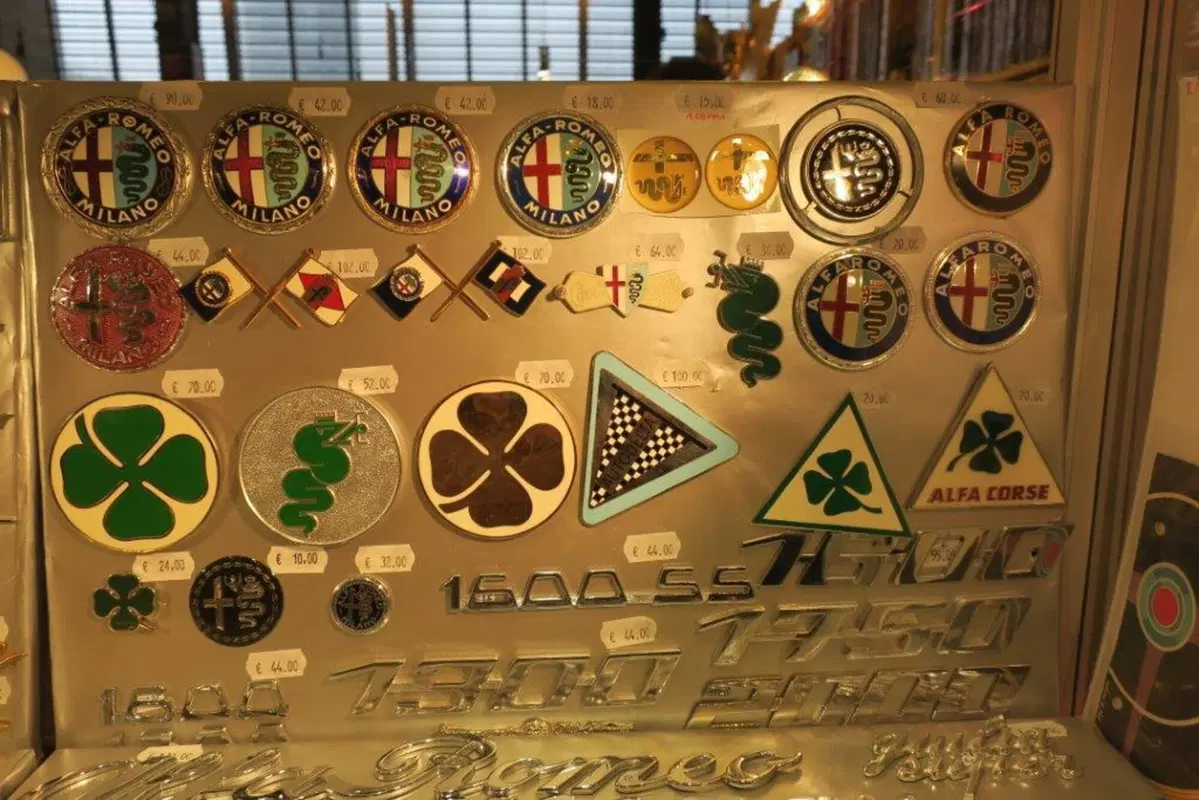 Rétromobile 2016, le auto e le moto più belle in diretta da Parigi (11)