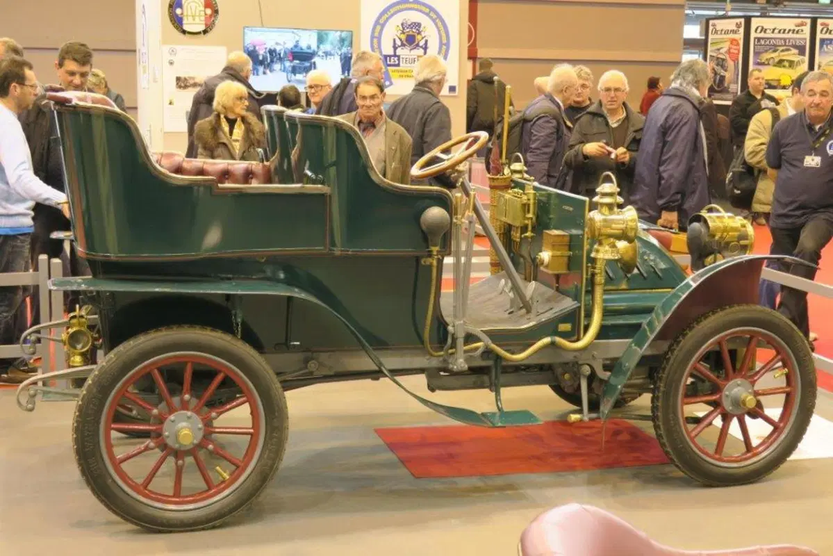 Rétromobile 2016, le auto e le moto più belle in diretta da Parigi (75)