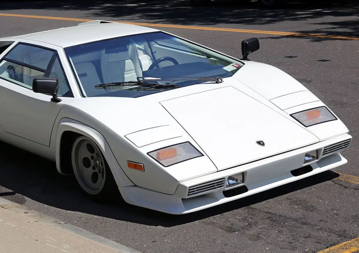 Lamborghini Countach LP400S, l'icona compie 40 anni