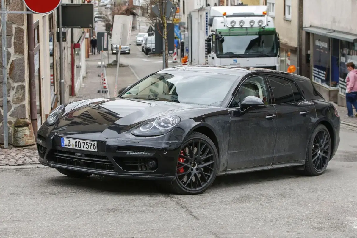 Porsche Panamera Wagon? Eccola! (3)