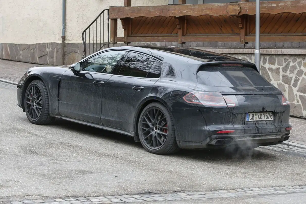 Porsche Panamera Wagon? Eccola! (9)