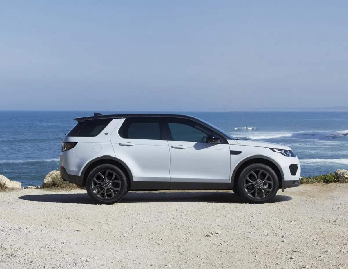 Land Rover Discovery Sport, ecco la versione Landmark  (3)