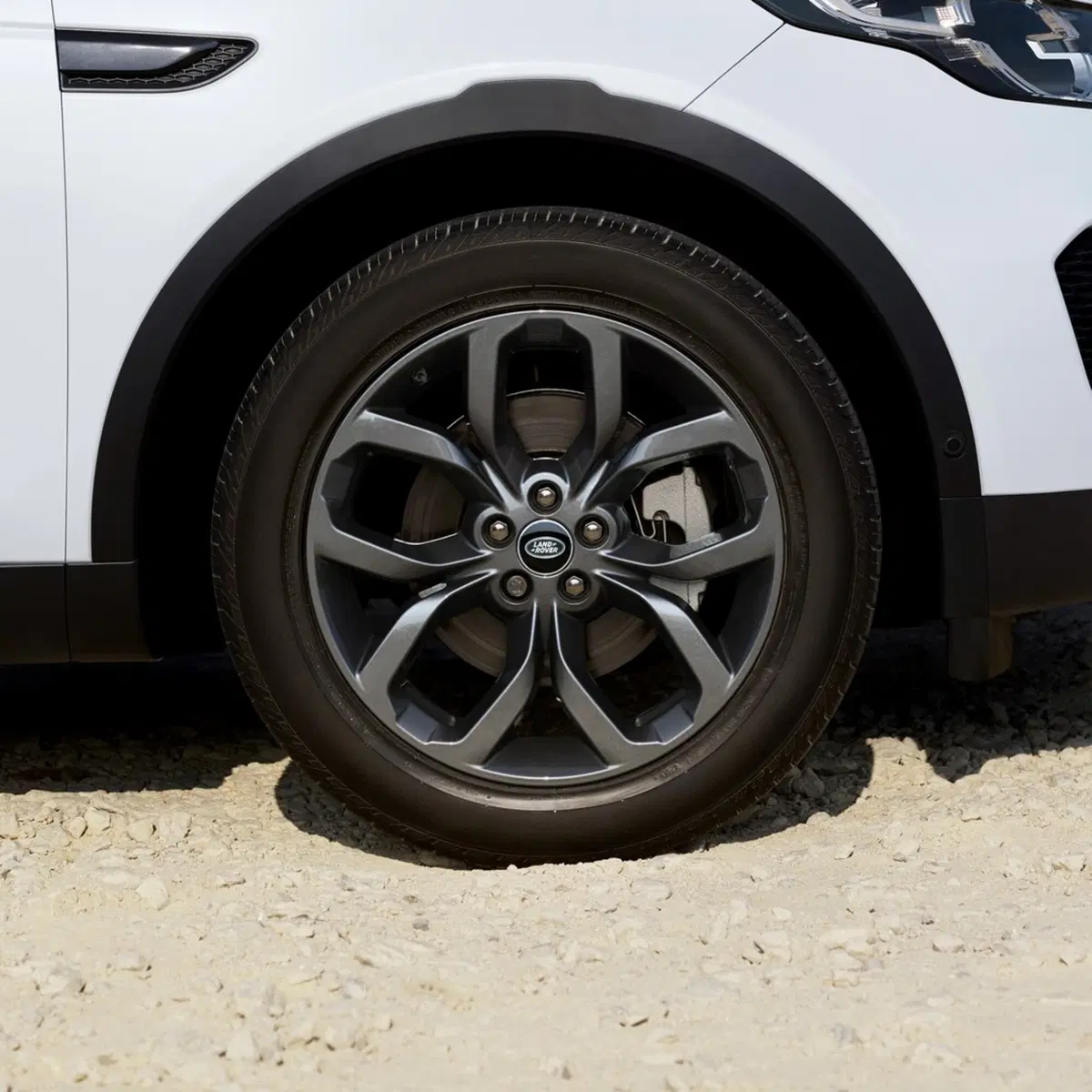 Land Rover Discovery Sport, ecco la versione Landmark  (4)