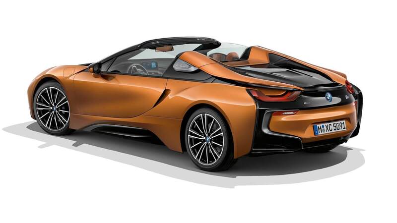 La BMW i8 Roadster con il nuovo pacchetto aerodinamico