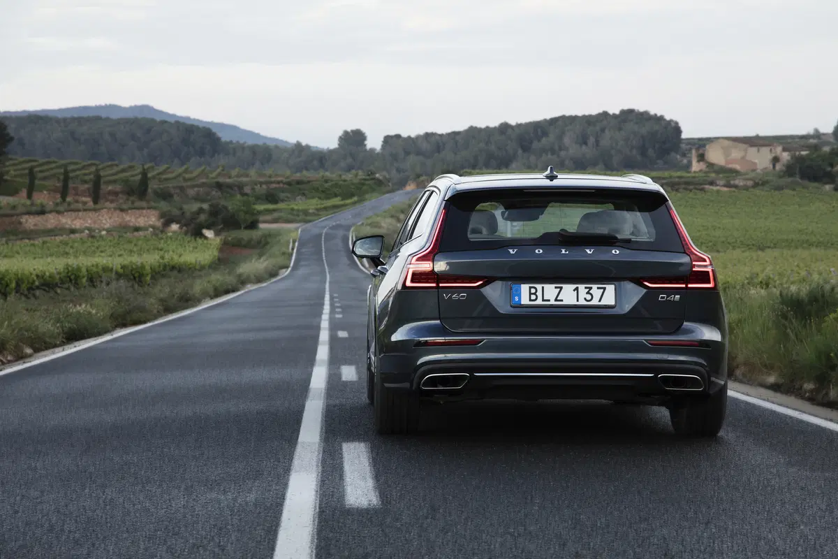Volvo V60 2018 | tanta sicurezza al servizio della famiglia [Video] (4)