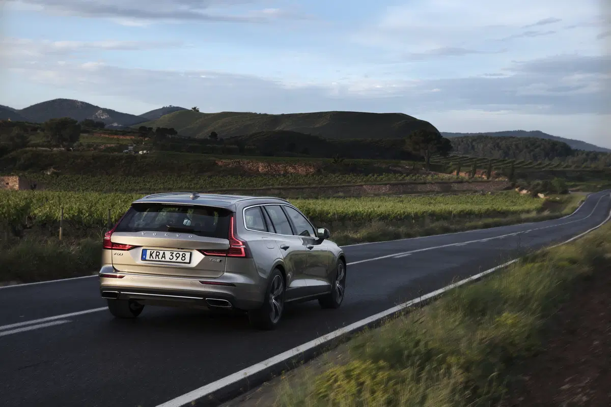 Volvo V60 2018 | tanta sicurezza al servizio della famiglia [Video] (6)