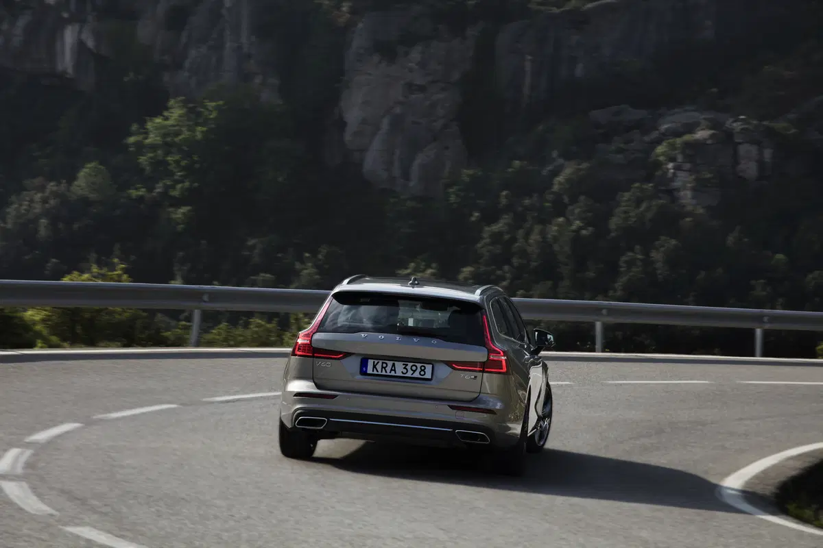 Volvo V60 2018 | tanta sicurezza al servizio della famiglia [Video] (7)