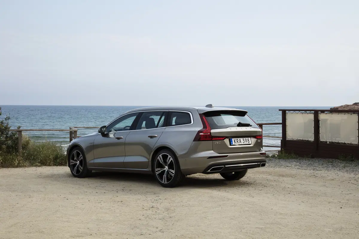 Volvo V60 2018 | tanta sicurezza al servizio della famiglia [Video] (9)