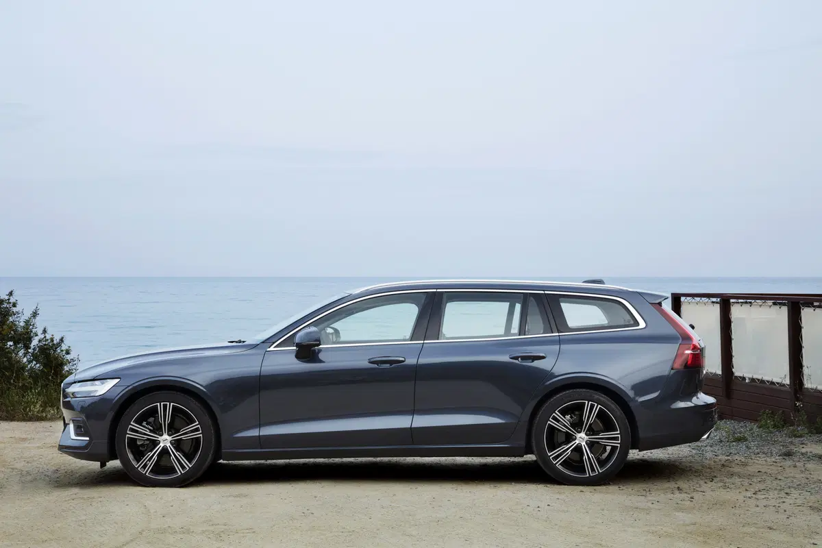 Volvo V60 2018 | tanta sicurezza al servizio della famiglia [Video] (11)