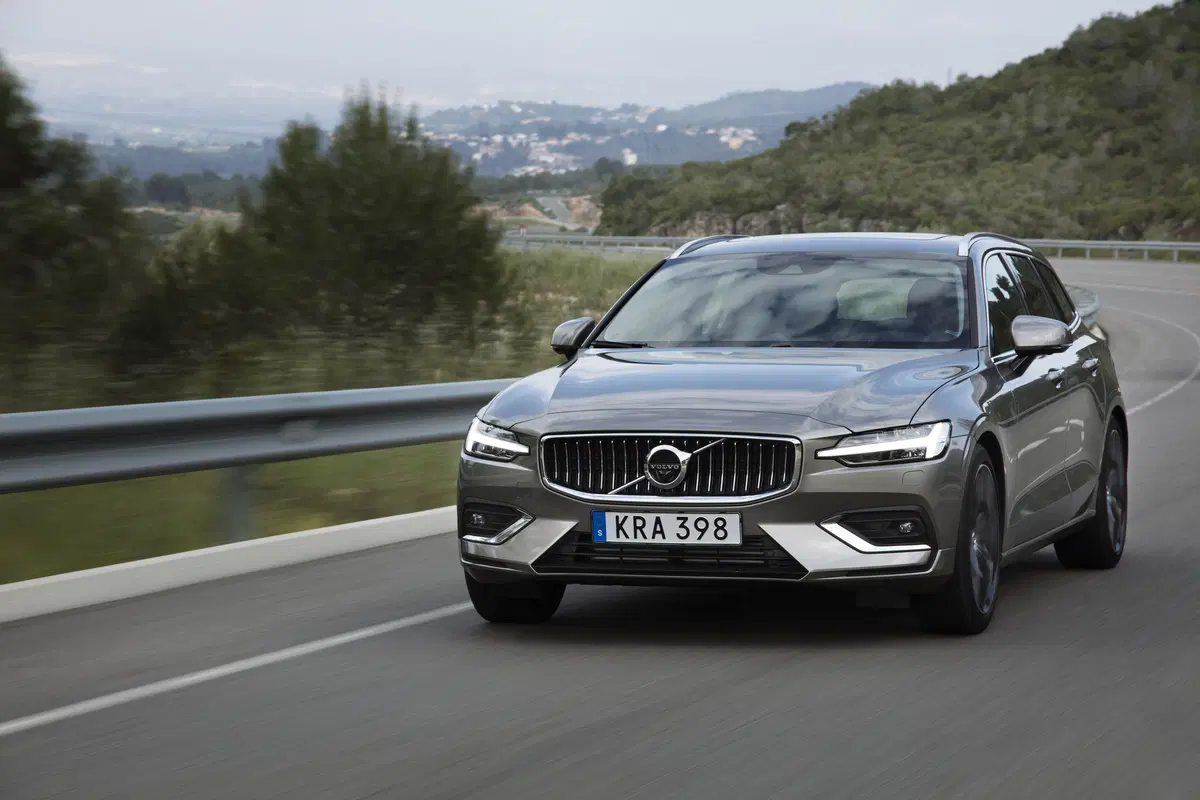 Volvo V60 2018 | tanta sicurezza al servizio della famiglia [Video] (15)