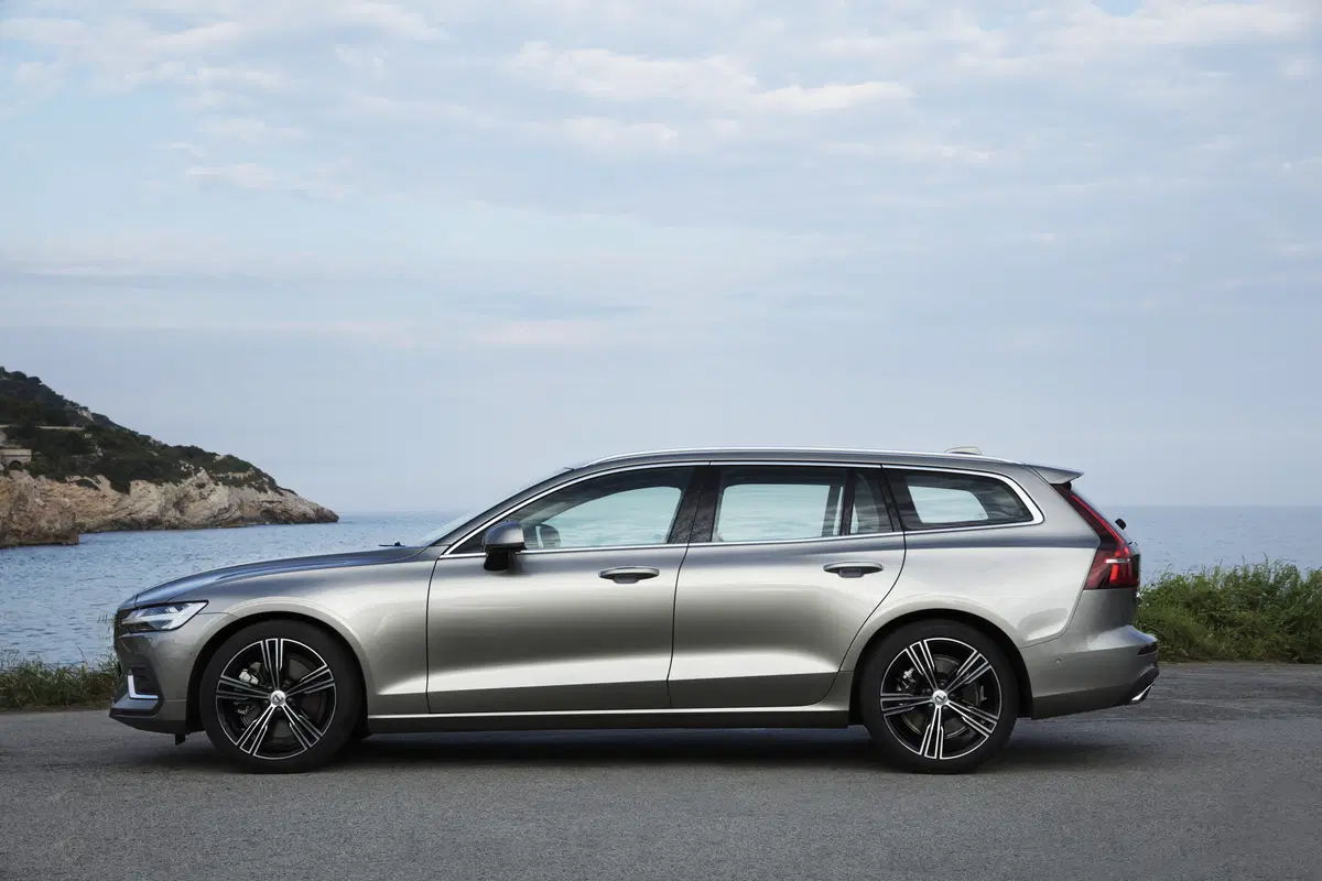 Volvo V60 2018 | tanta sicurezza al servizio della famiglia [Video] (16)