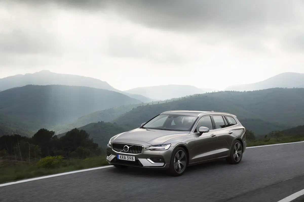 Volvo V60 2018 | tanta sicurezza al servizio della famiglia [Video] (17)
