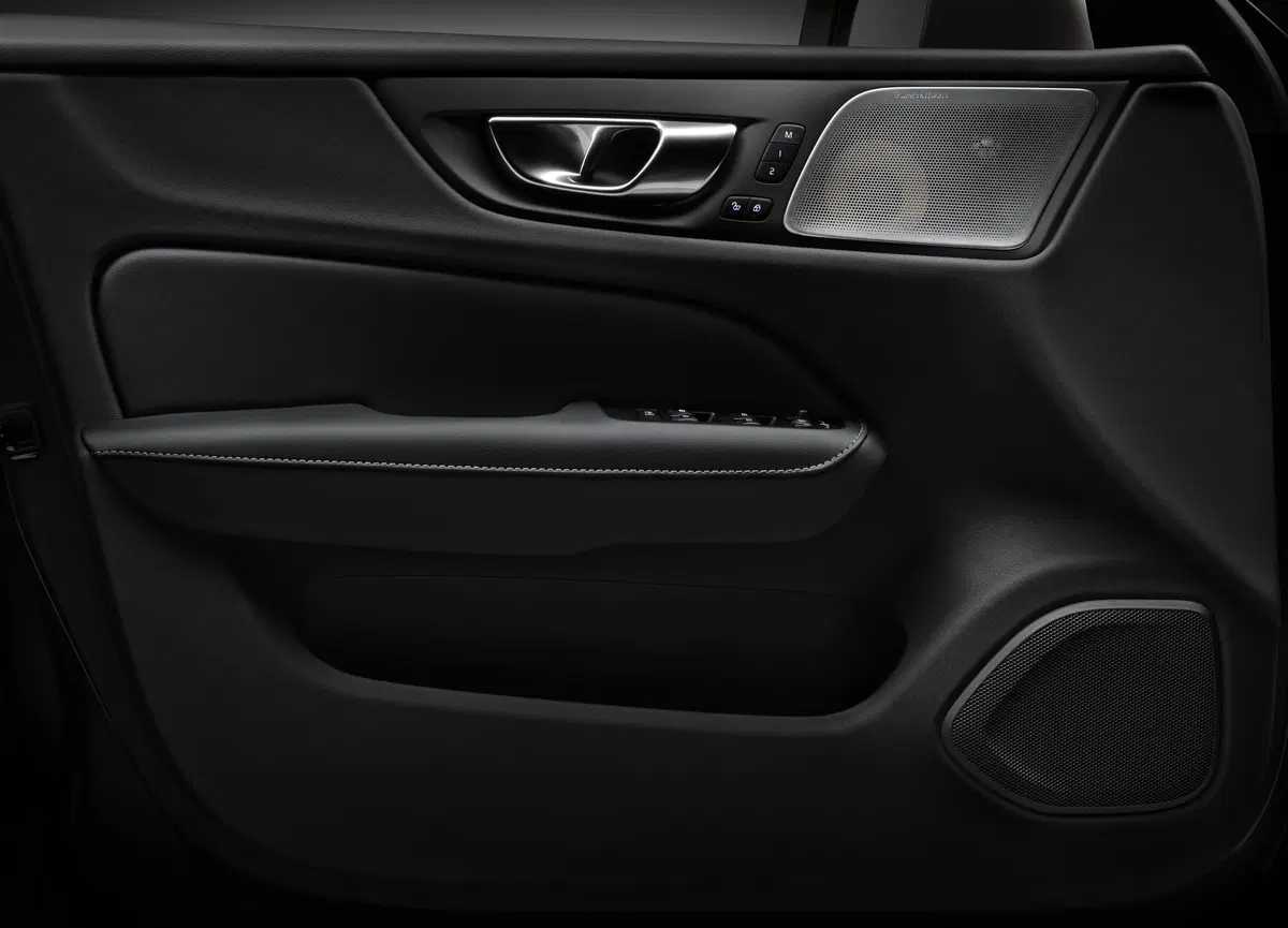 Volvo V60 2018 | tanta sicurezza al servizio della famiglia [Video] (24)