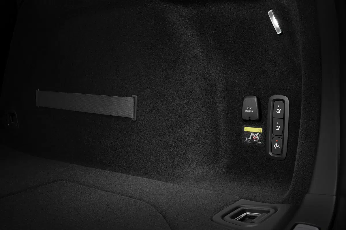 Volvo V60 2018 | tanta sicurezza al servizio della famiglia [Video] (34)