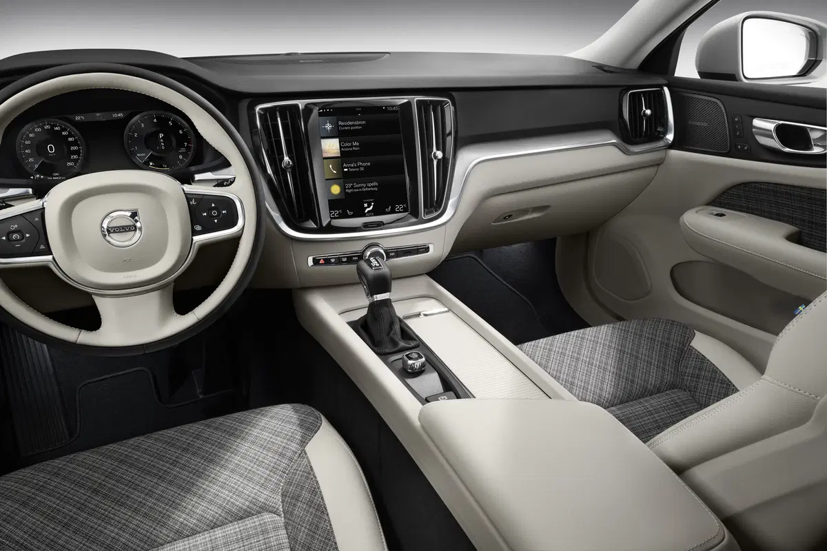 Volvo V60 2018 | tanta sicurezza al servizio della famiglia [Video] (54)