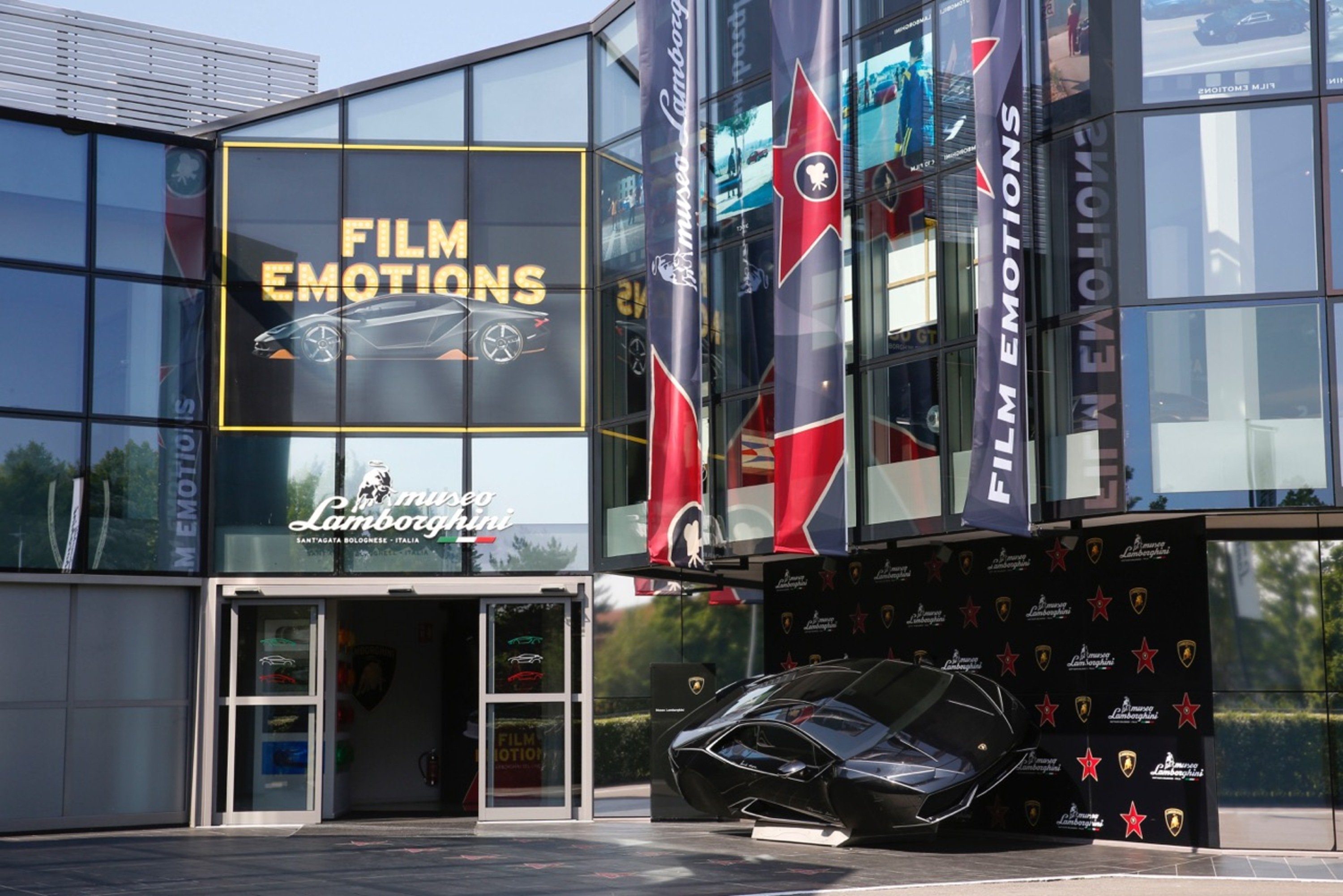 Museo Lamborghini: a Sant&rsquo;Agata con Film Emotions tutte le star del Toro nel cinema