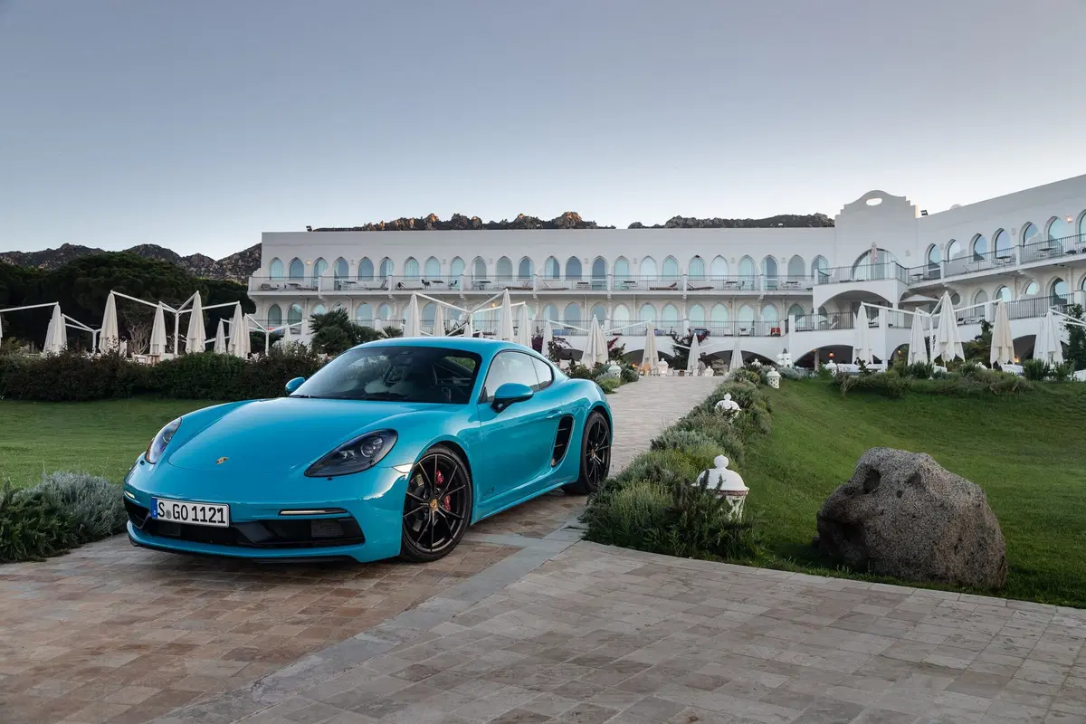 Porsche 718 Cayman GTS: bella fuori, cattiva dentro [Video] (4)