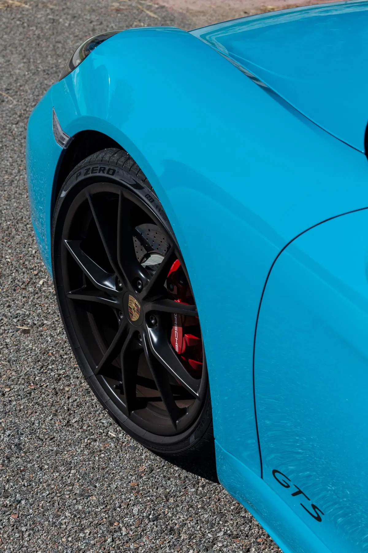Porsche 718 Cayman GTS: bella fuori, cattiva dentro [Video] (9)