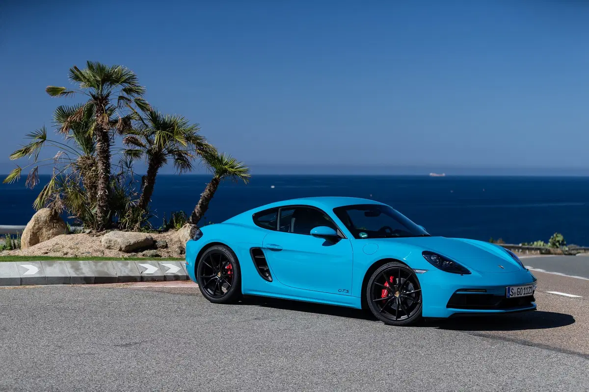Porsche 718 Cayman GTS: bella fuori, cattiva dentro [Video] (10)