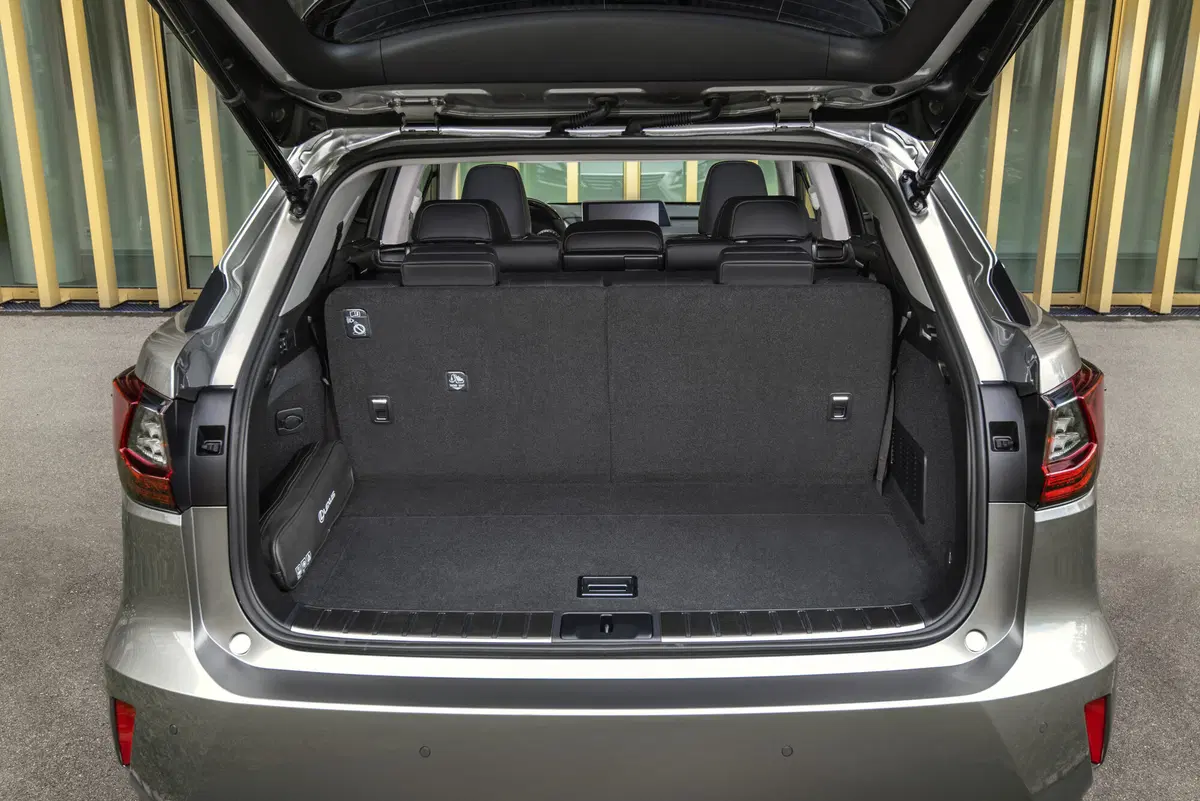 Lexus RX L, il SUV giapponese diventa a 7 posti [Video] (9)
