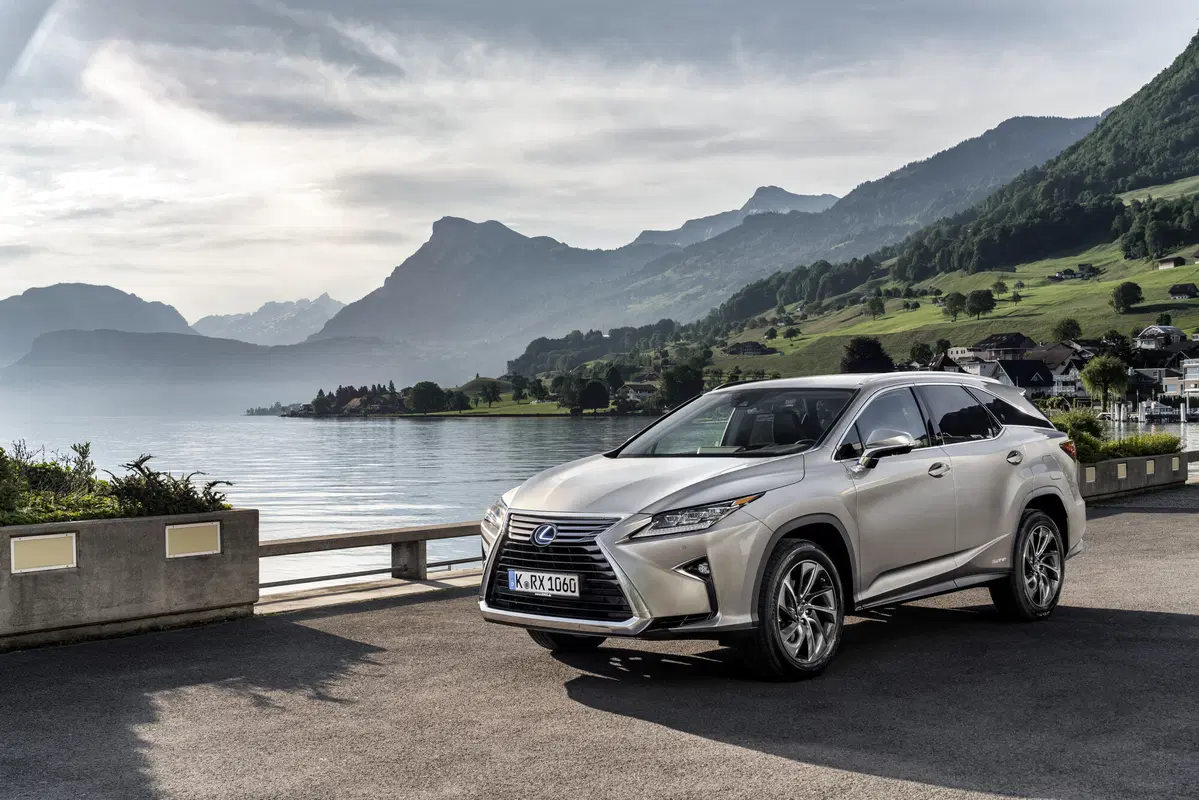 Lexus RX L, il SUV giapponese diventa a 7 posti [Video] (3)