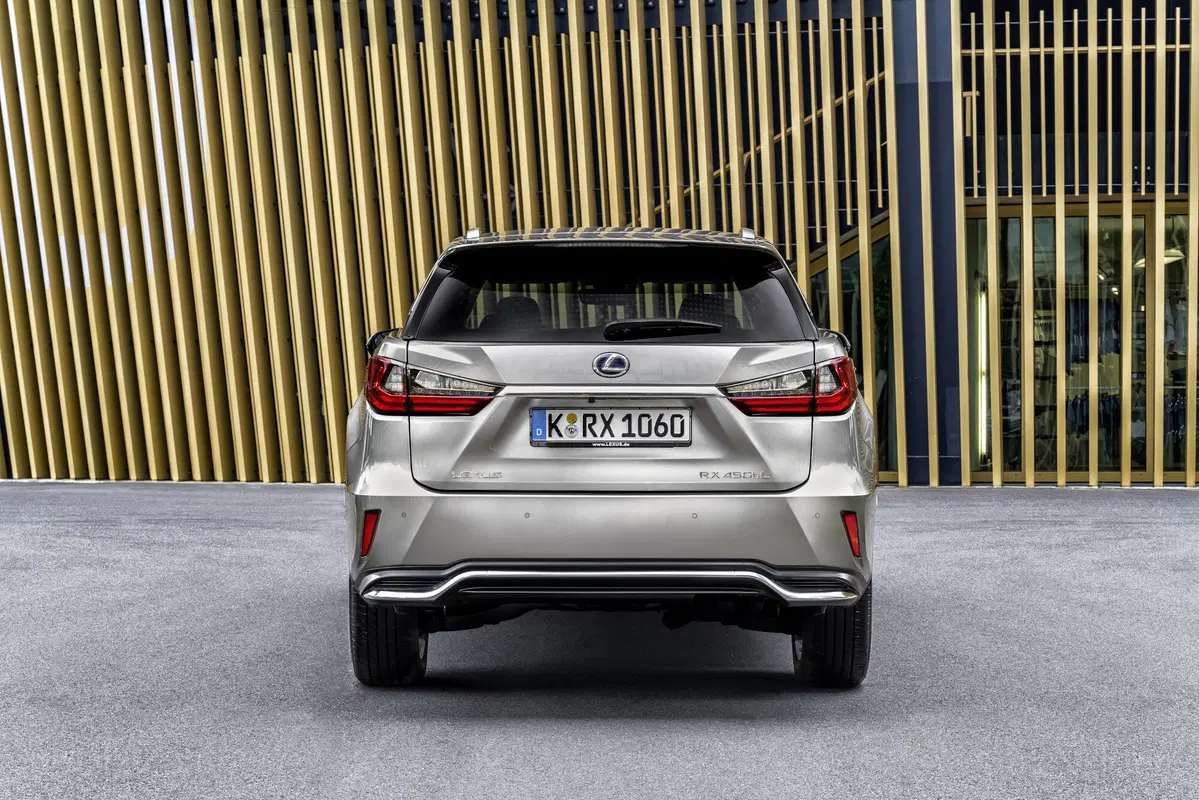 Lexus RX L, il SUV giapponese diventa a 7 posti [Video] (2)