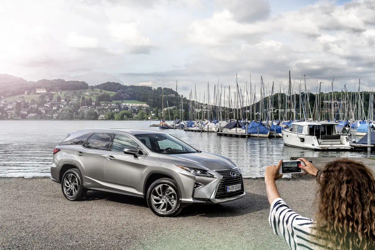 Lexus RX L, il SUV giapponese diventa a 7 posti [Video] (6)