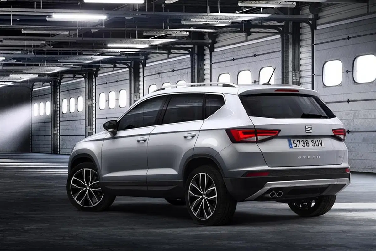 Seat Ateca, prime immagini e info del SUV spagnolo (12)