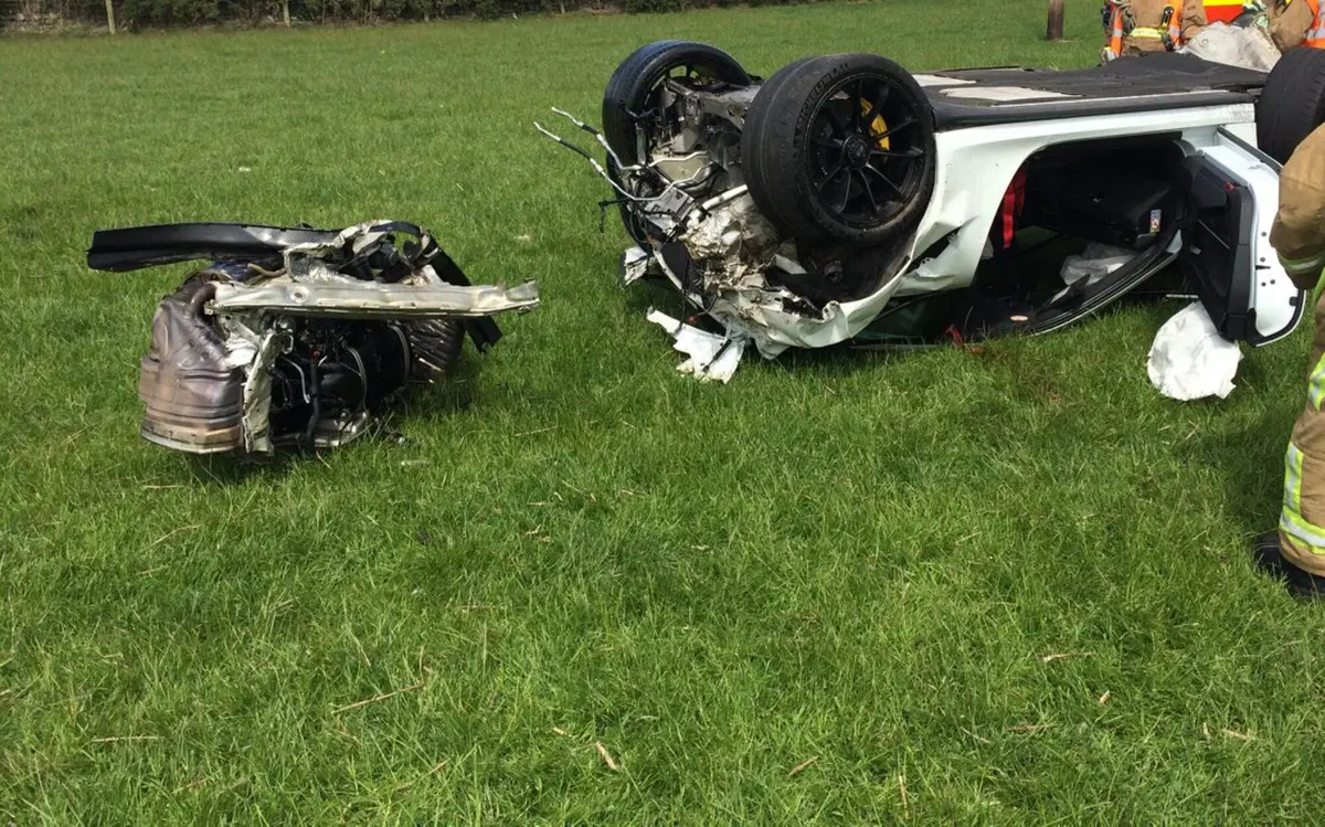 Porsche 911 GT3 RS, mega crash sull’isola di Man [Foto] (3)