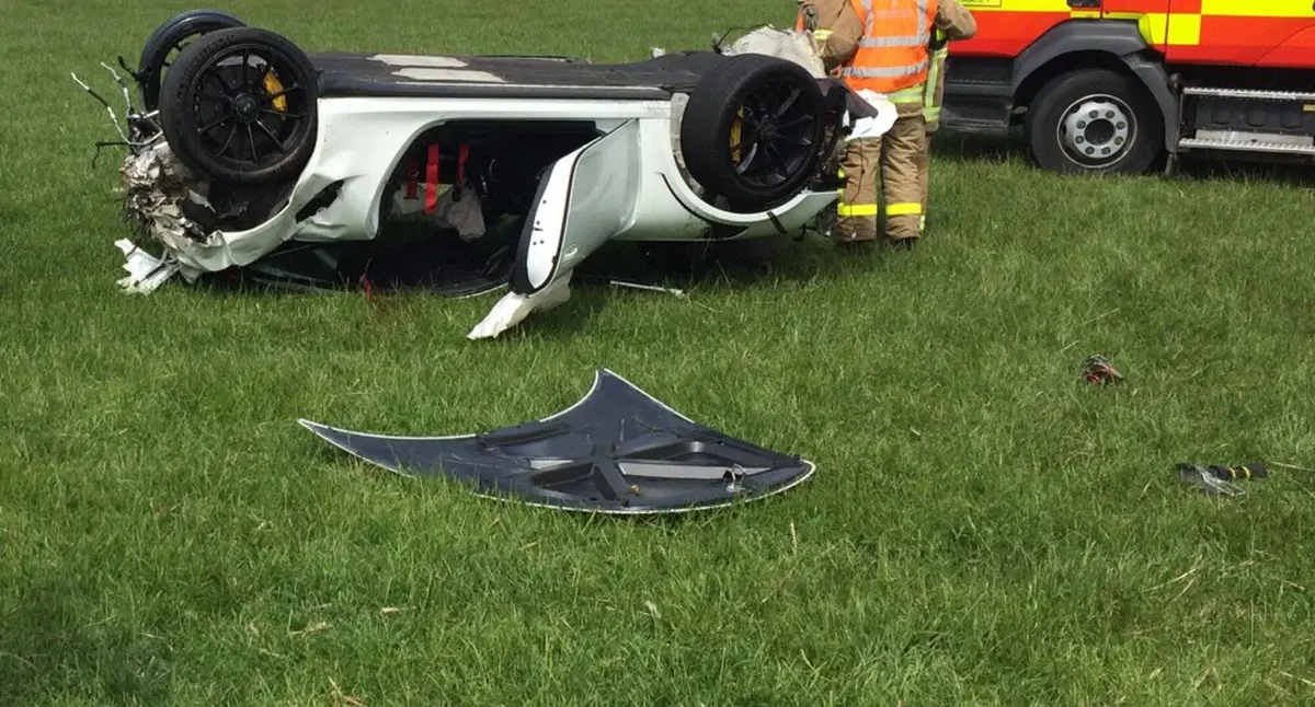 Porsche 911 GT3 RS, mega crash sull’isola di Man [Foto] (4)